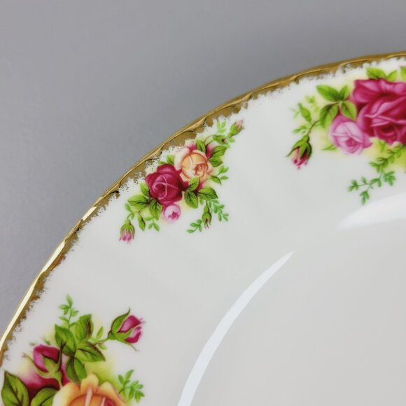 Royal Albert Old Country Roses Dinner Plate Fluted Edge Pretty Gold Trim England - Picture 4 of 10